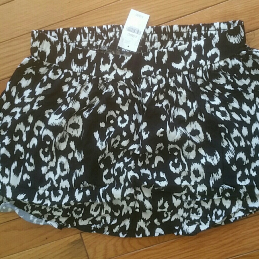 Skirt - Picture 2 of 2